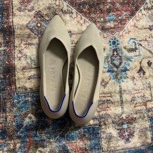 Rothy’s Beige Tortoise Shell Point Toe Flats Size 6
